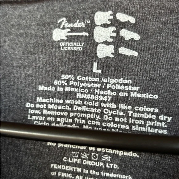 Fender Gray Men's T-Shirt NWOT. Size Large - Picture 2 of 4